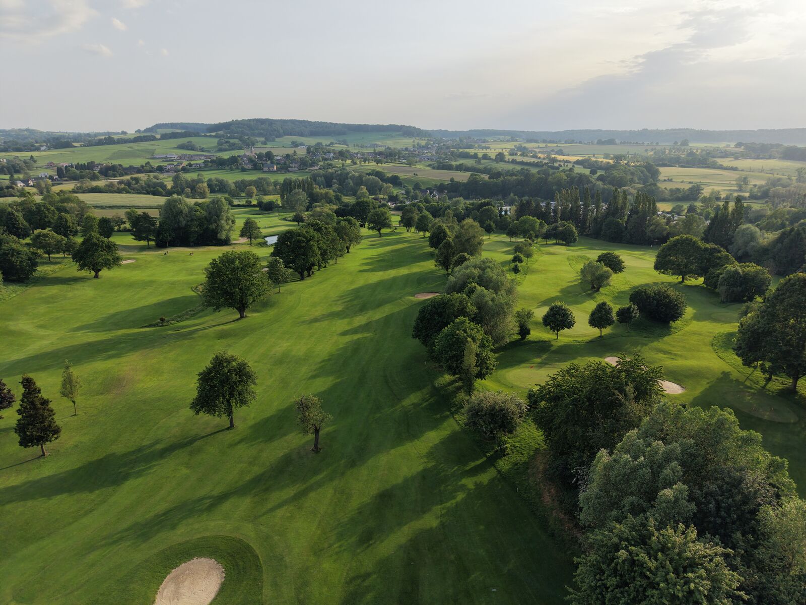 La Maison du Golf au Mergelhof aus der Luft