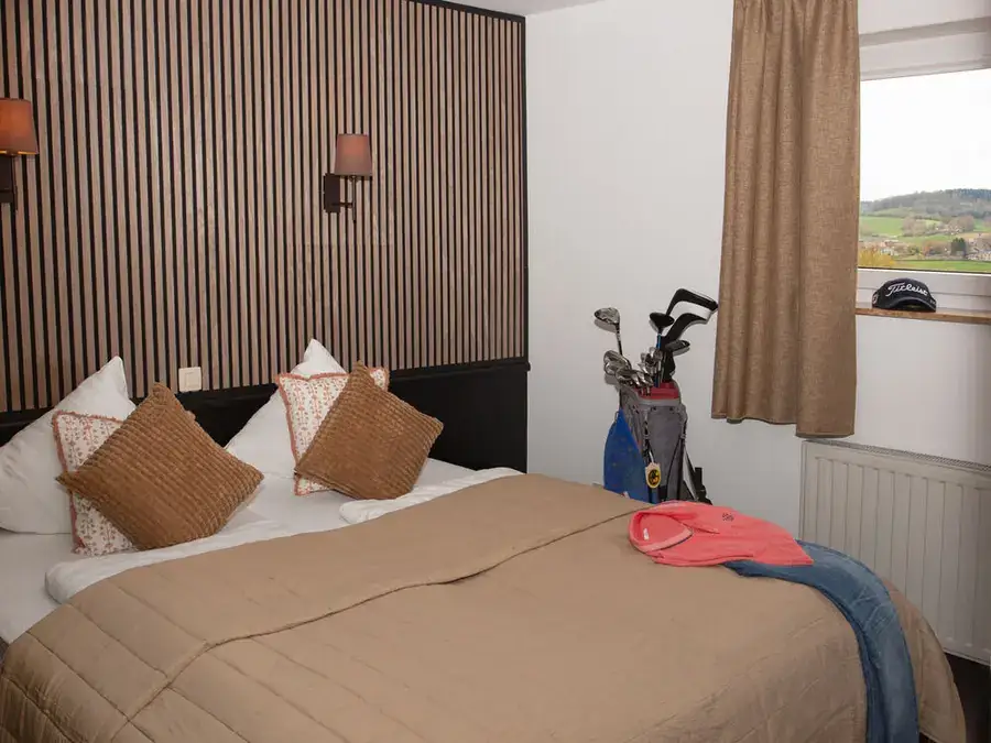 Doppelzimmer mit Blick auf den Platz
